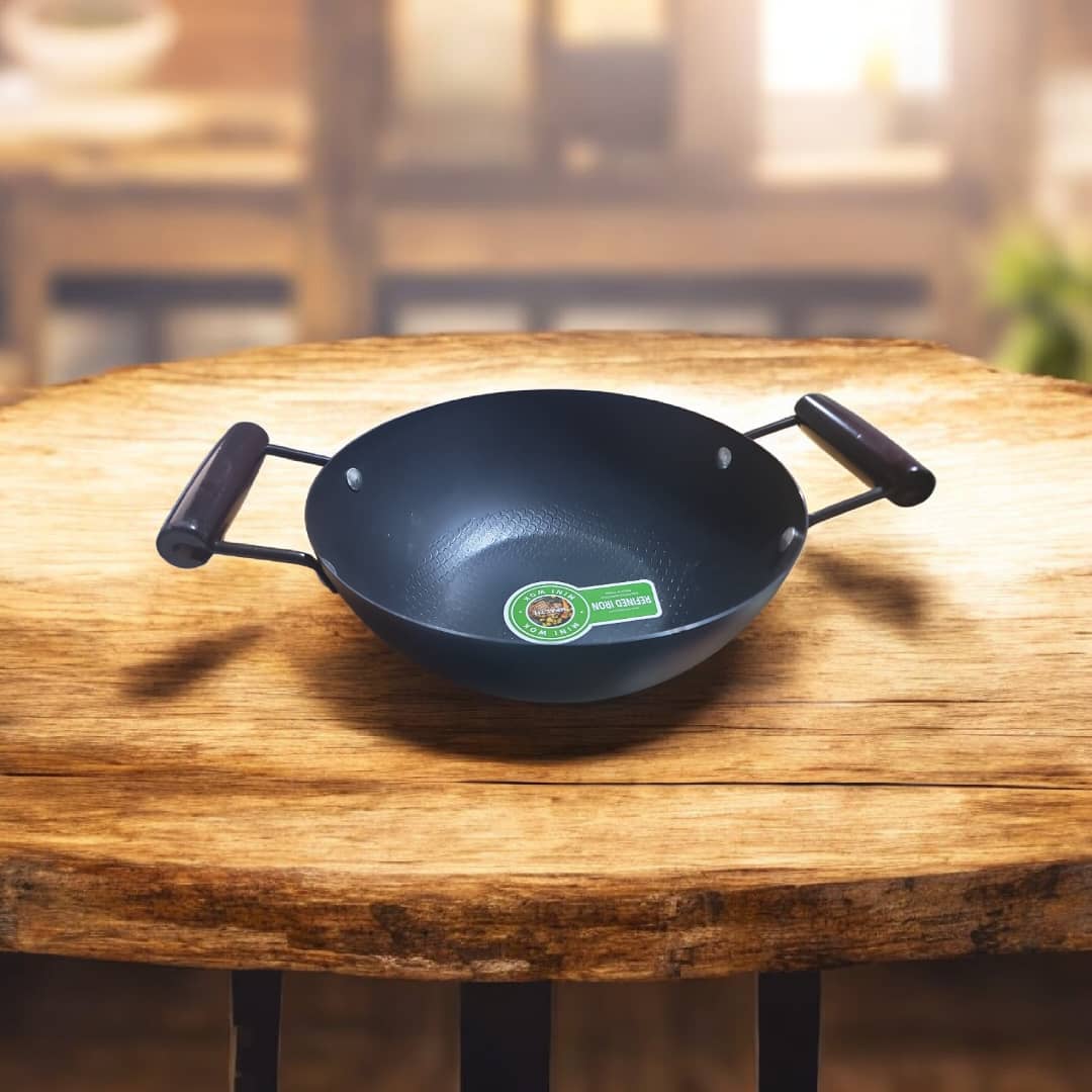 مقلى زيت اسود يدين خشب