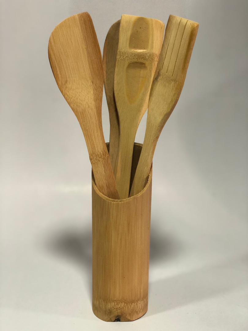 طقم ملاعق خشب مع ستاند *4